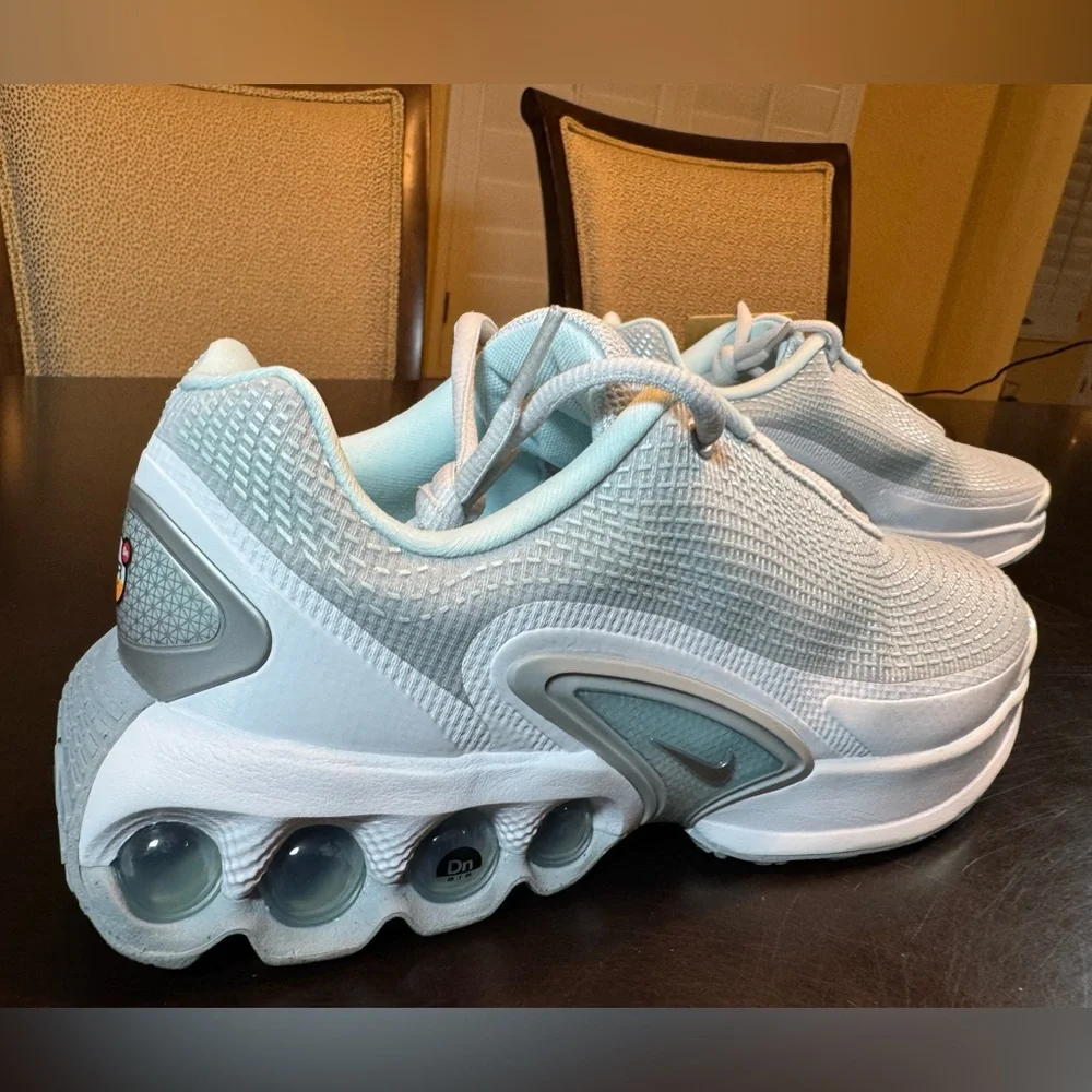 New Nike Air Max DN White Gray Sneaker Shoes Size US 7Y
